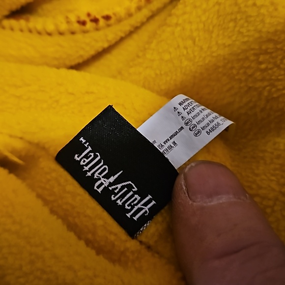 🌟3/$25🌟 Official Harry Potter Red/Yellow Gryffindor Woman's Winter Hat - Picture 6 of 6